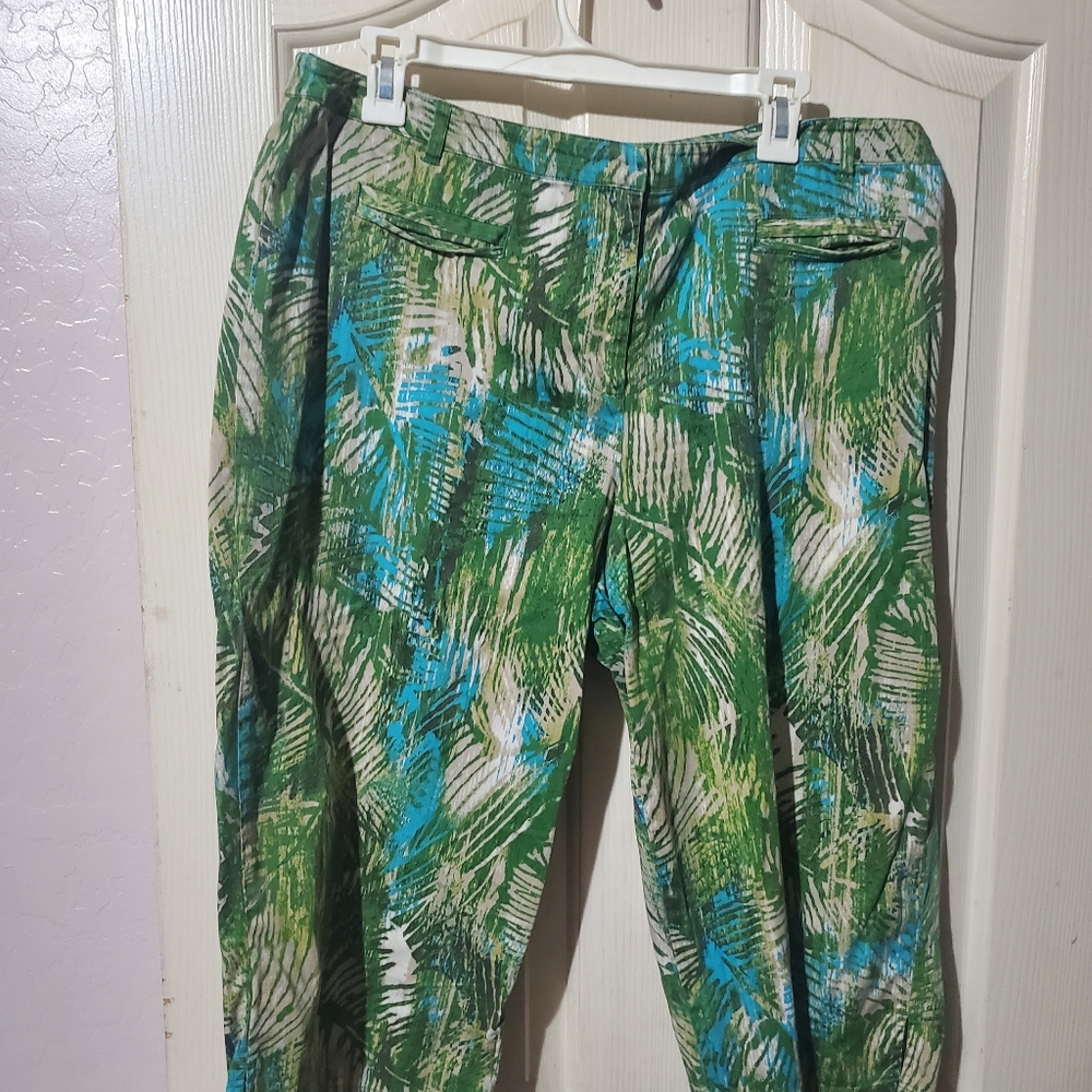 Capri's - Picture 3 of 12